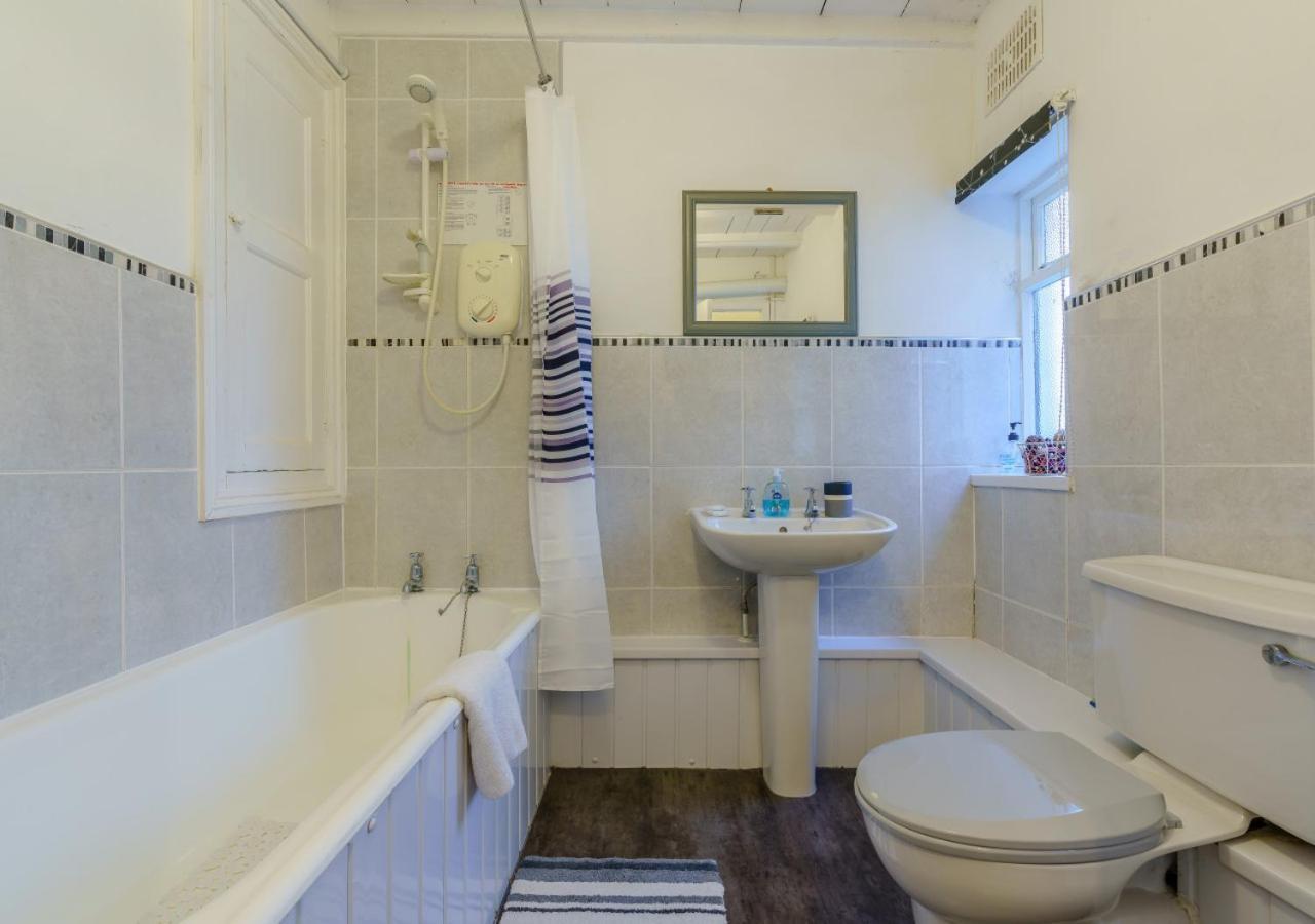 Alice Cottage โรบินฮูดส์เบย์ ภายนอก รูปภาพ