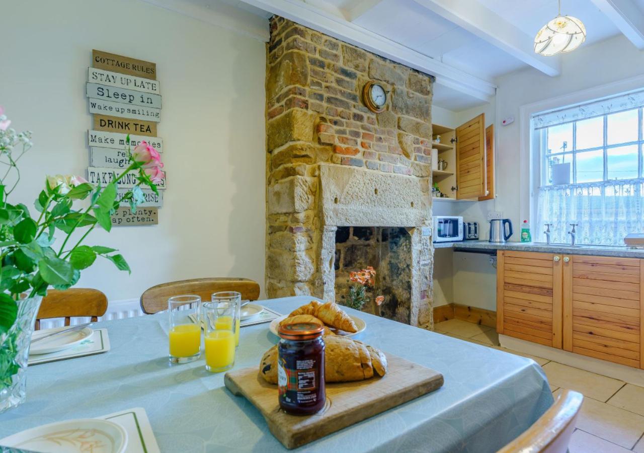 Alice Cottage โรบินฮูดส์เบย์ ภายนอก รูปภาพ